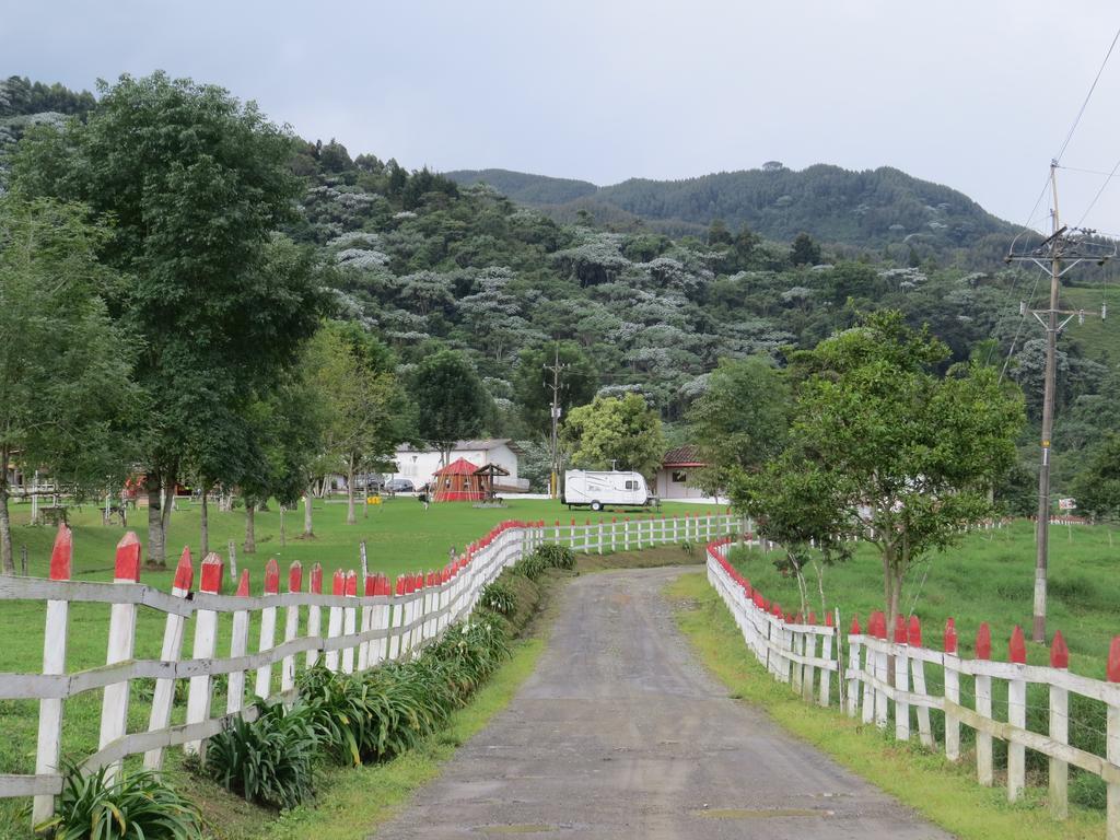 Finca Recreacional Marcelandia Santa Rosa de Cabal Luaran gambar