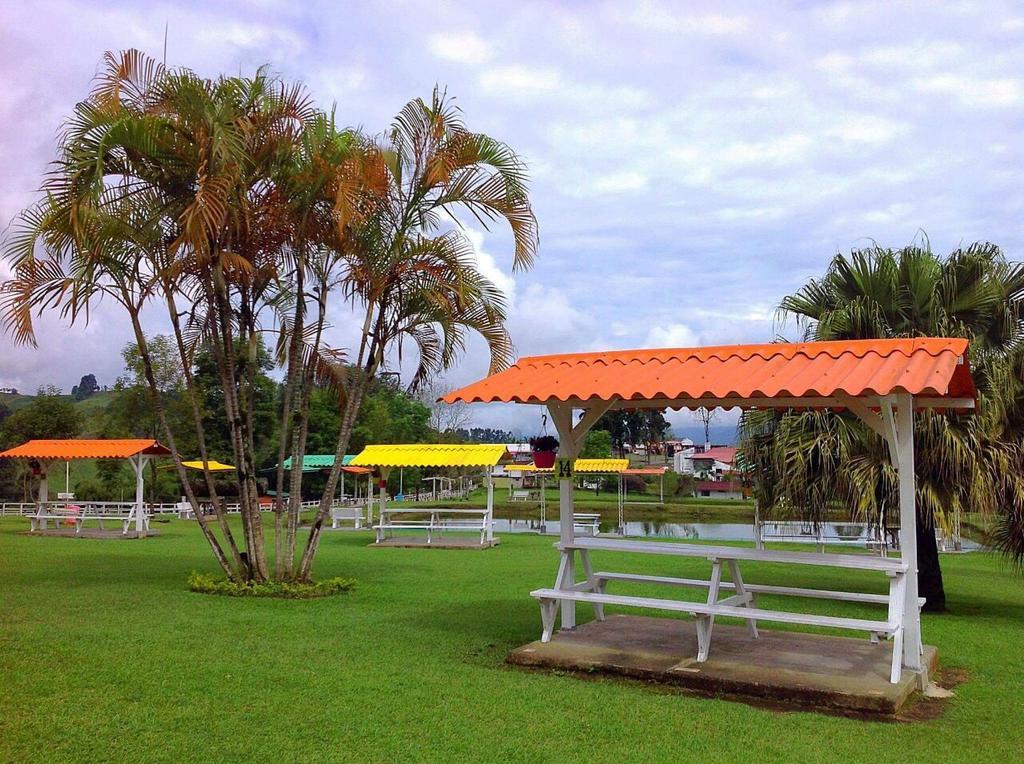 Finca Recreacional Marcelandia Santa Rosa de Cabal Luaran gambar